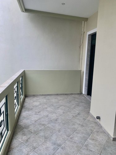 Μπαλκόνι σαλονοτραπεζαρίας